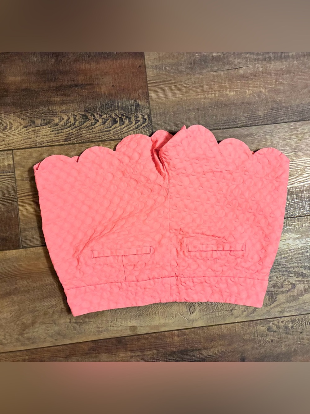 Crown & Ivy Hot Pink Scalloped Textured Shorts, 2 Petite - Picture 6 of 7